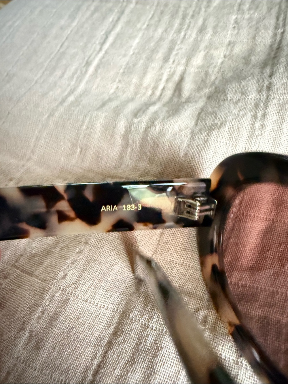 Freyrs Aria Milky Tortise Oval Sunglasses - Picture 2 of 2